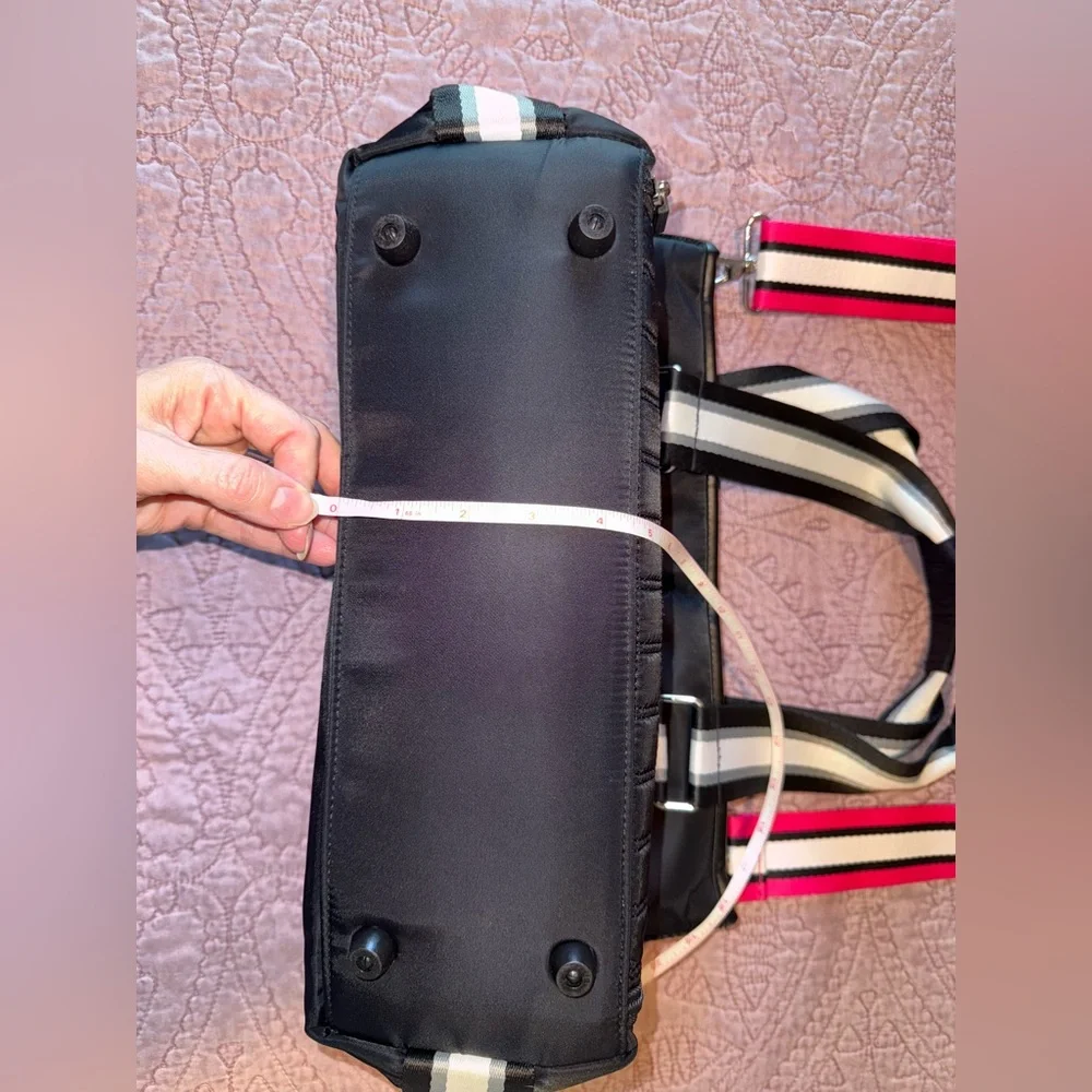 Elegant Black Quilted Laptop Bag with Pink Accents - Picture 14 of 16